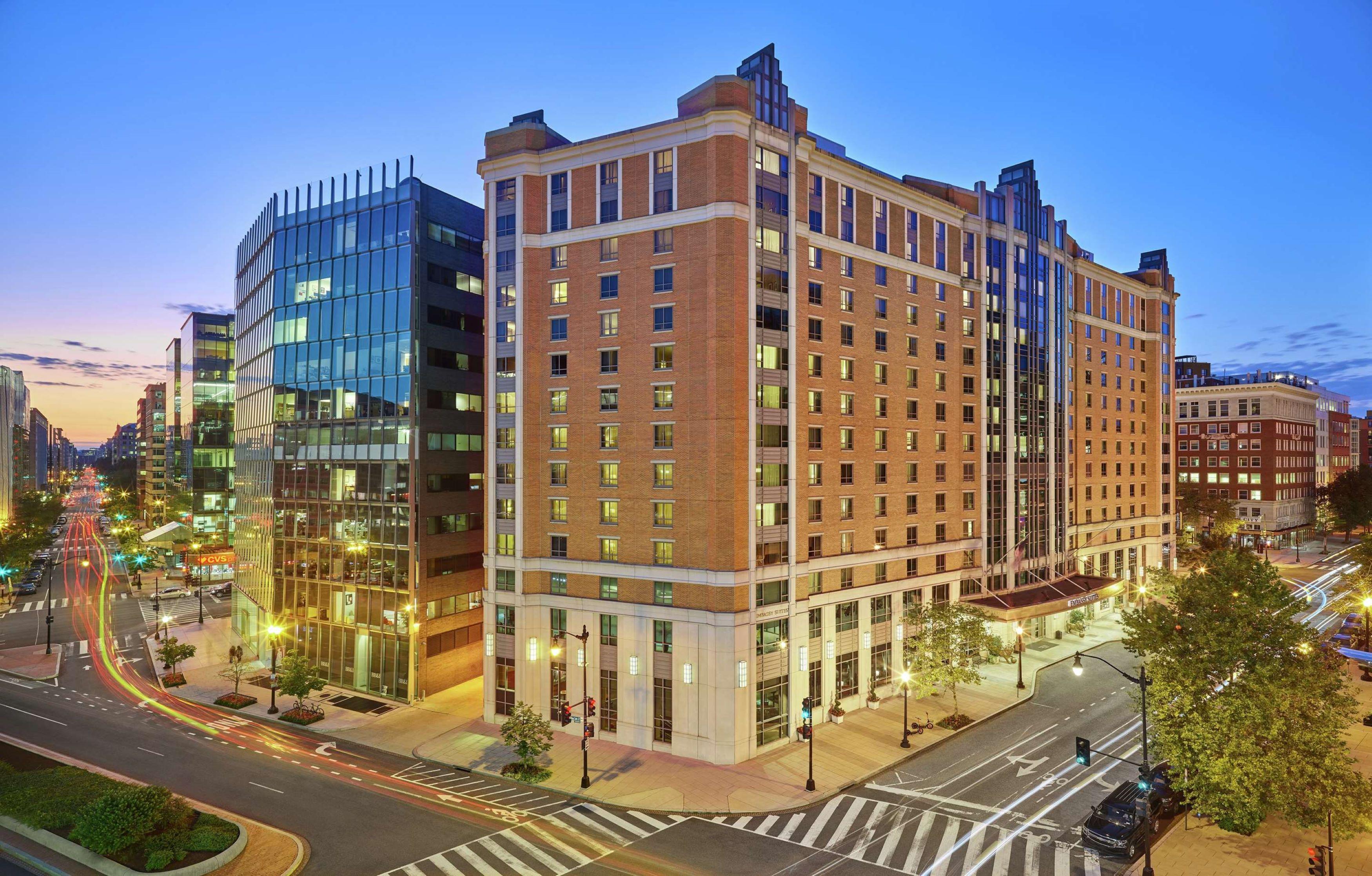 Hotel Embassy By Hilton Dc Convention Center 3*