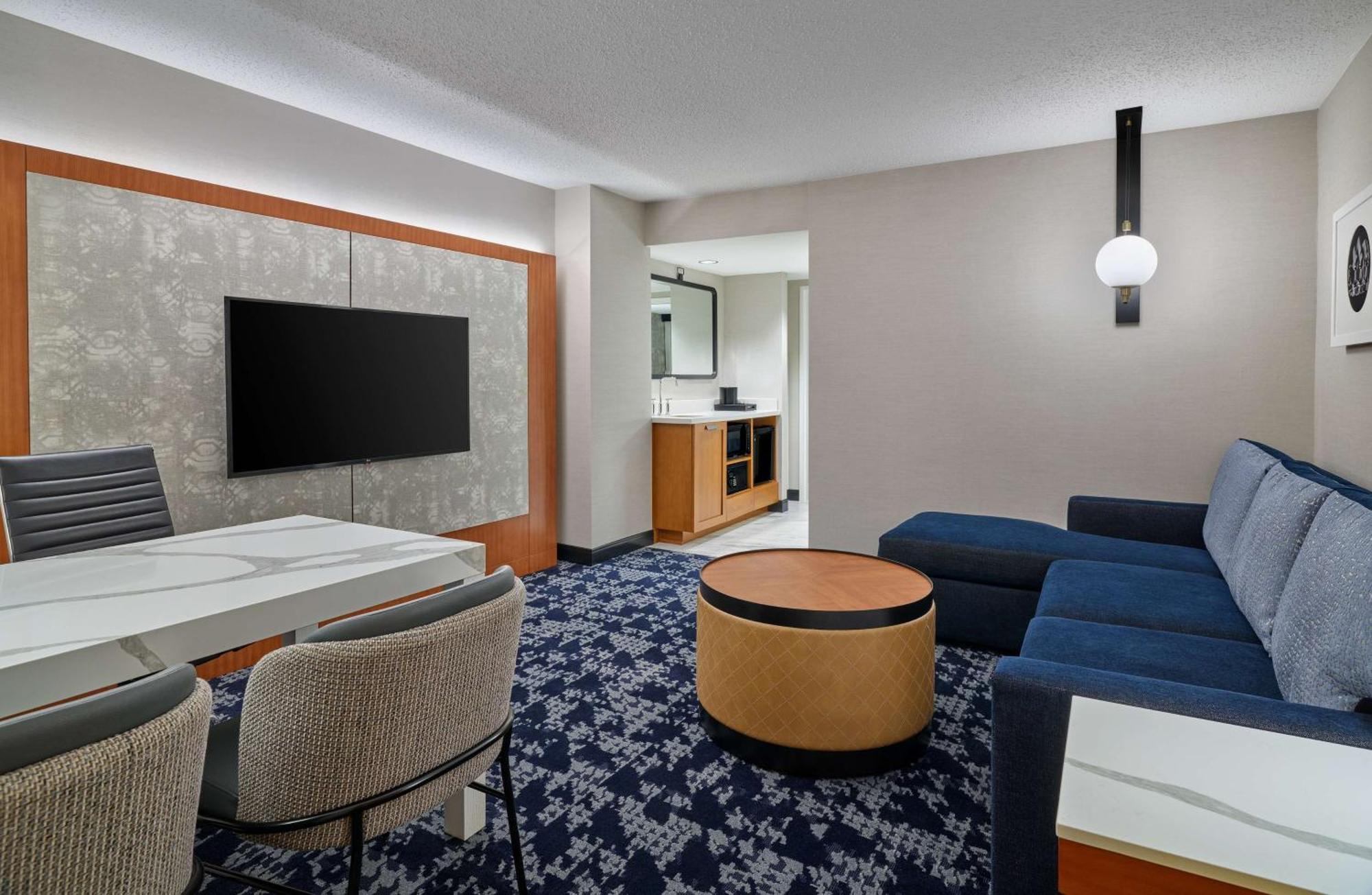Hotel Embassy By Hilton Dc Convention Center Washington